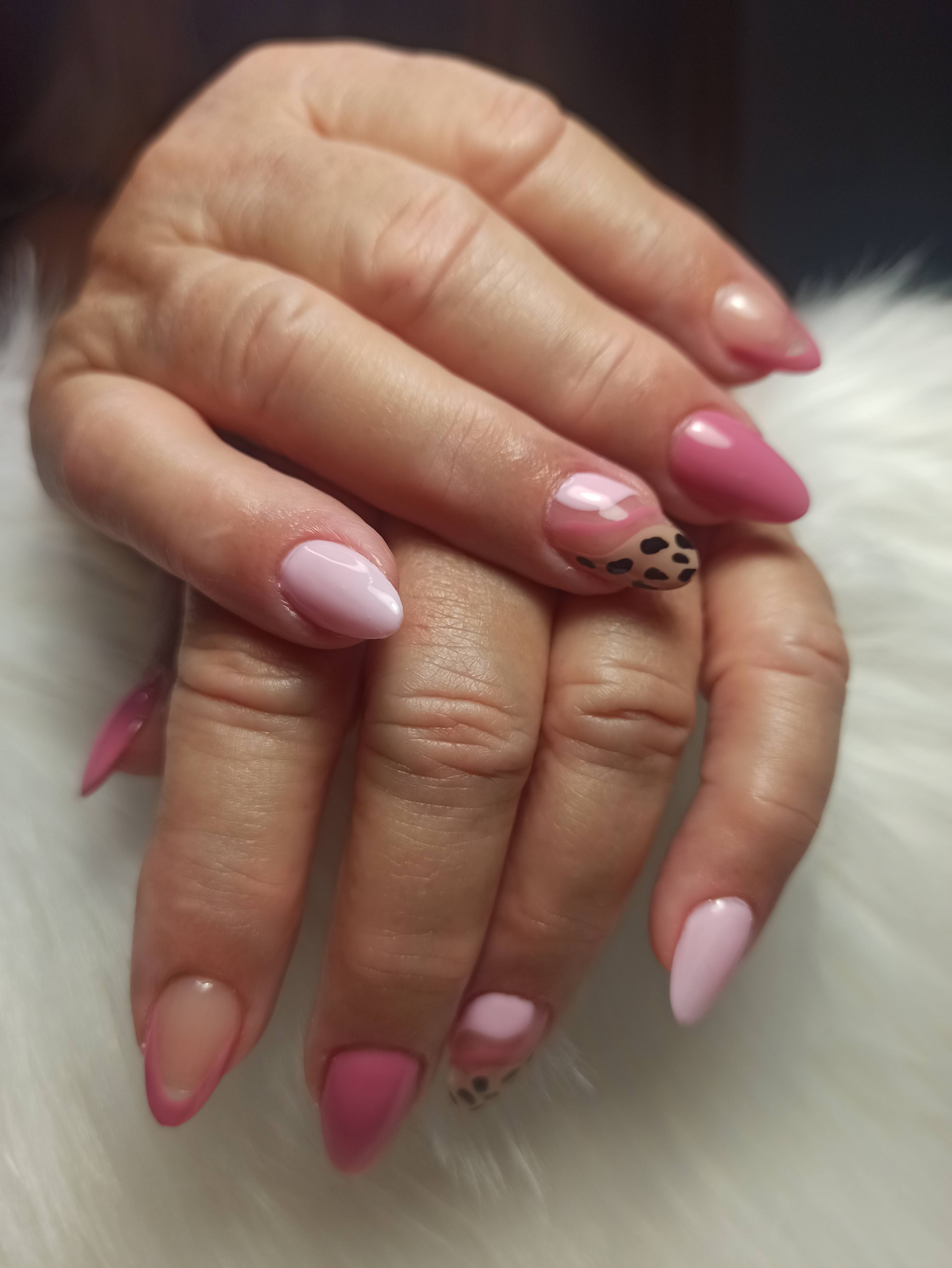 Nails by Andromeda – Refuerzo de Uña Natural con Base Rubber